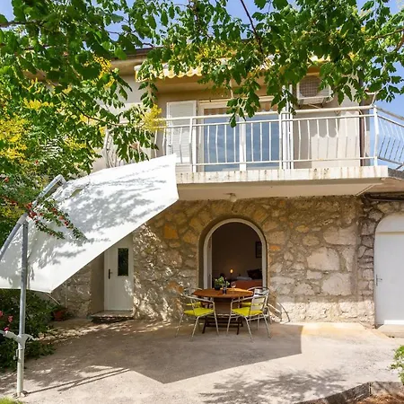 1 Bedroom Stunning In Apartmán Omišalj