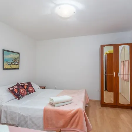 Apartmán 1 Bedroom Amazing In *