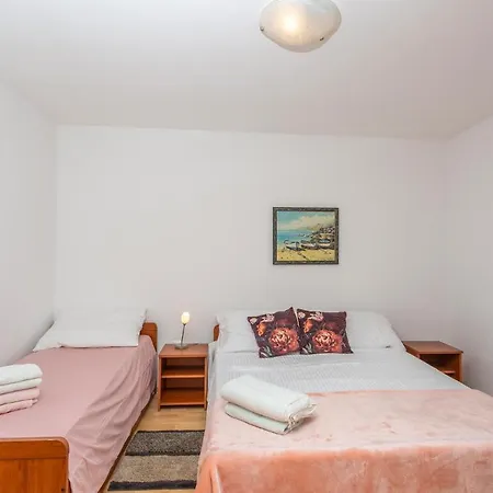 1 Bedroom Stunning In *