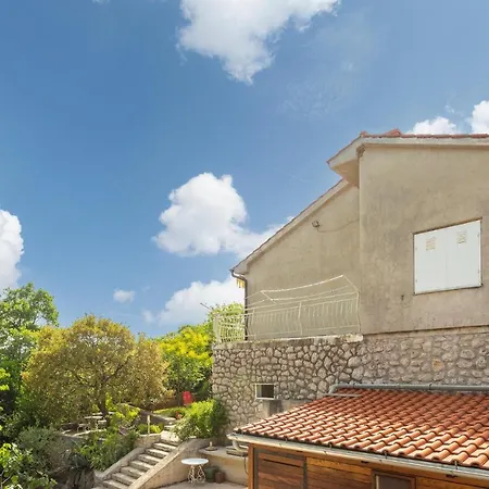 1 Bedroom Amazing In Omišalj